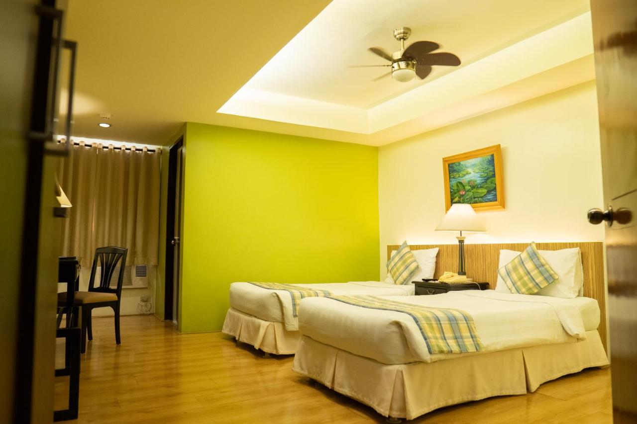 Hotel Fleuris Puerto Princesa Buitenkant foto
