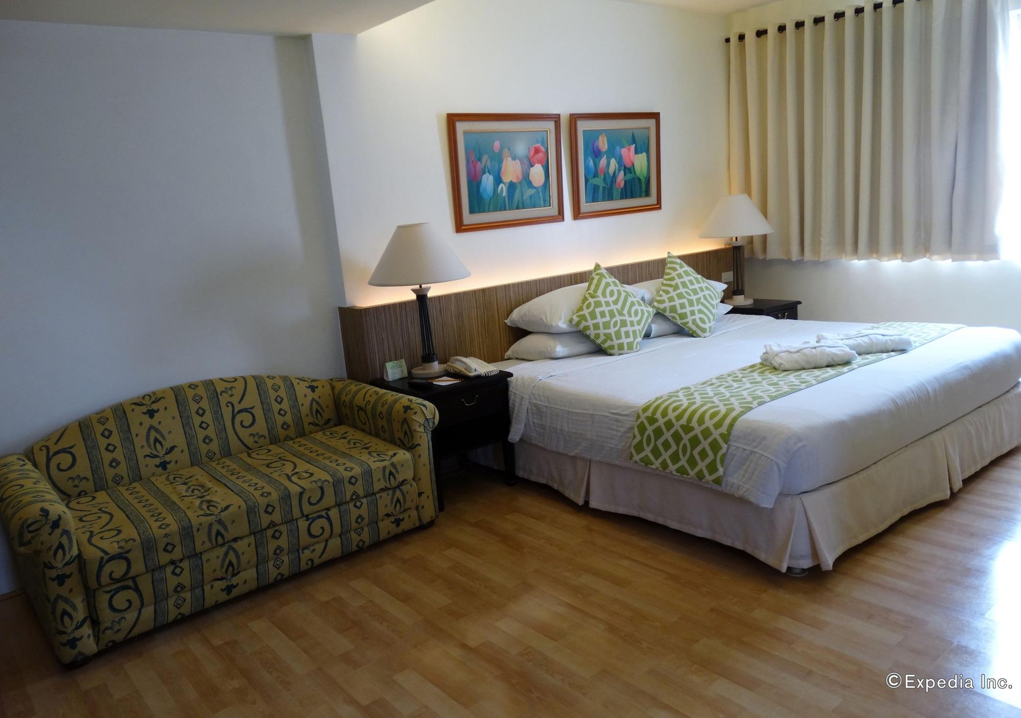 Hotel Fleuris Puerto Princesa Buitenkant foto