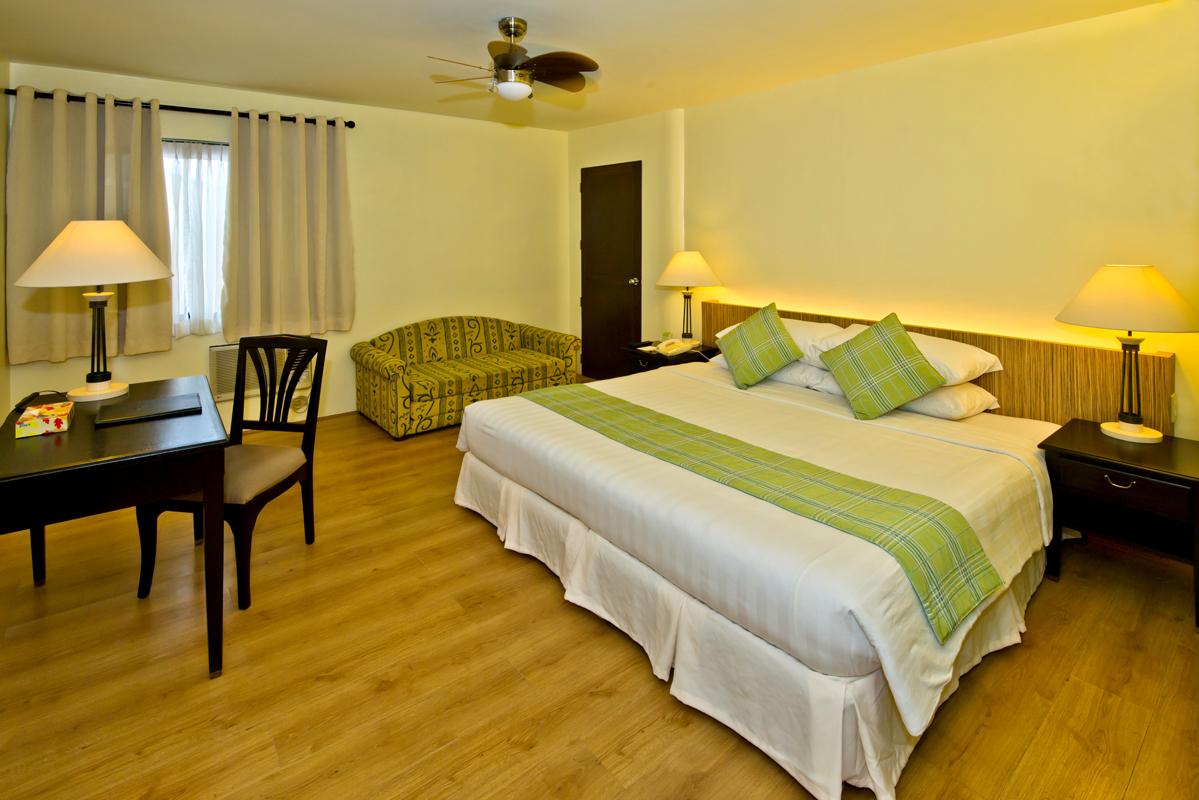 Hotel Fleuris Puerto Princesa Buitenkant foto