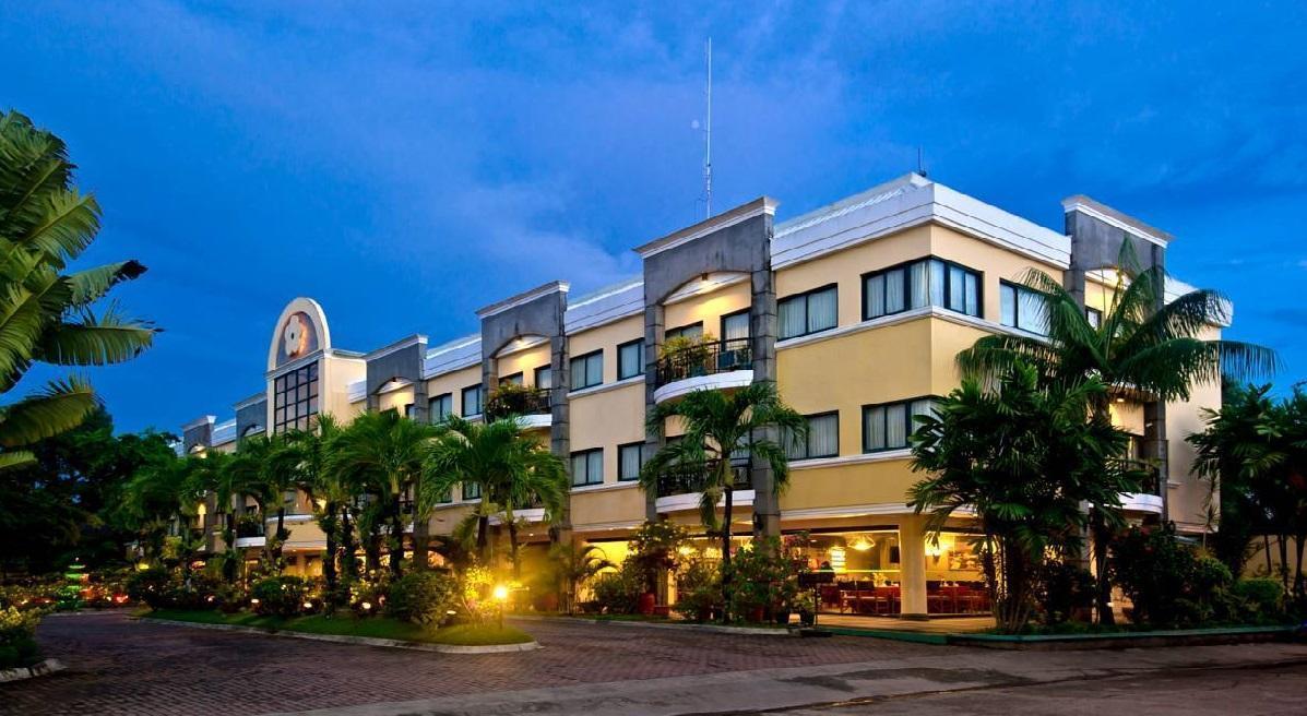 Hotel Fleuris Puerto Princesa Buitenkant foto