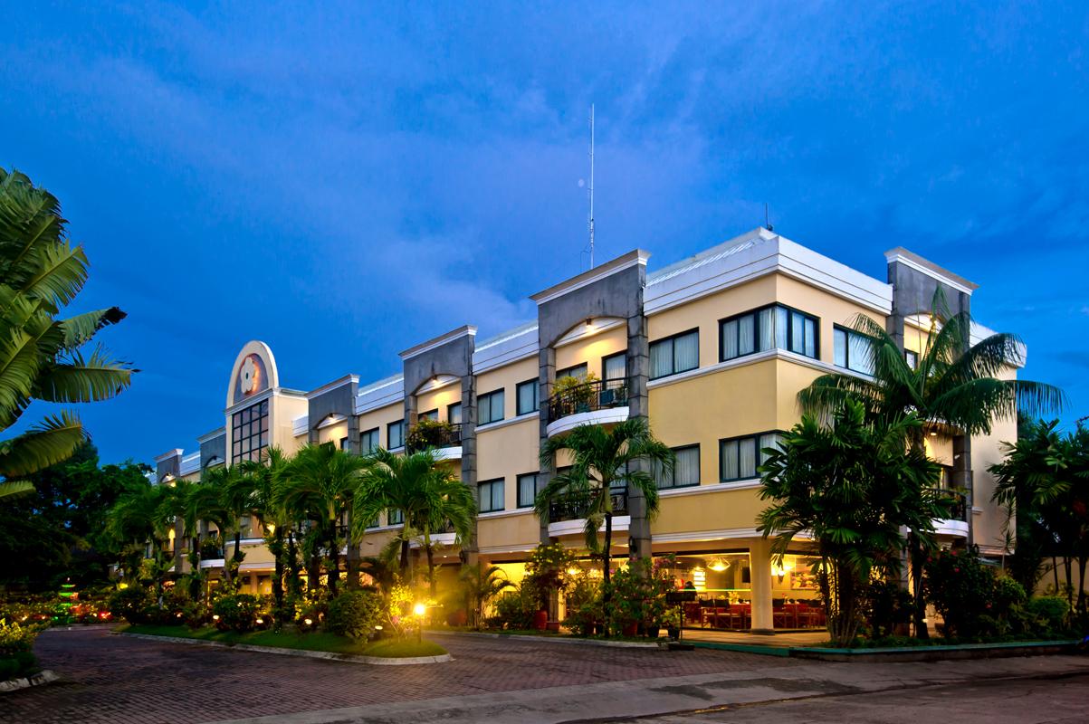 Hotel Fleuris Puerto Princesa Buitenkant foto