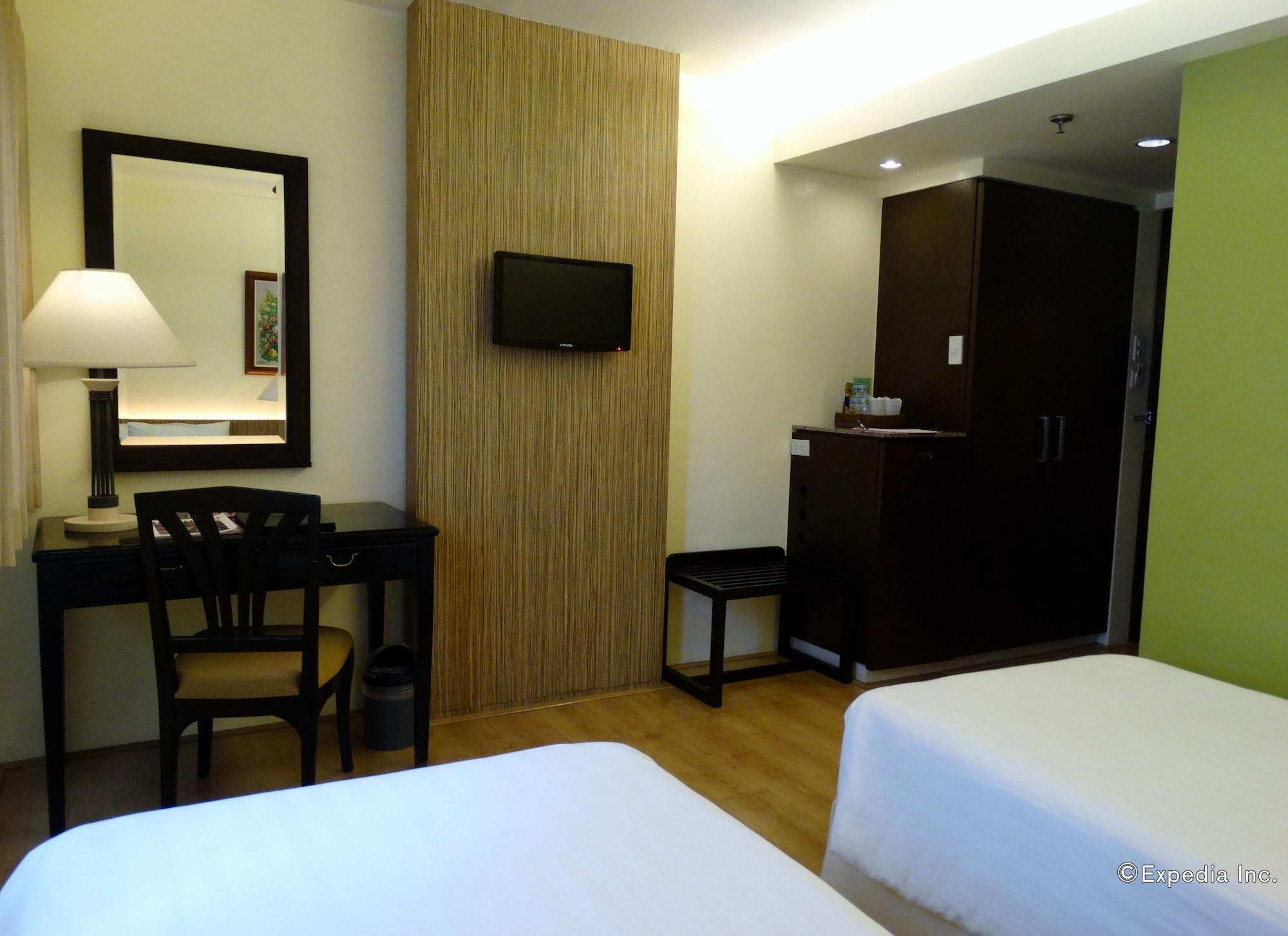 Hotel Fleuris Puerto Princesa Buitenkant foto